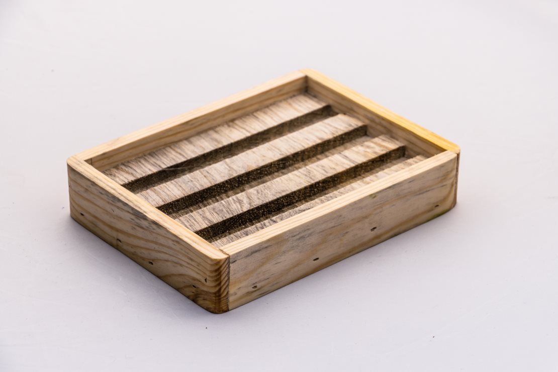 jabonera madera grande